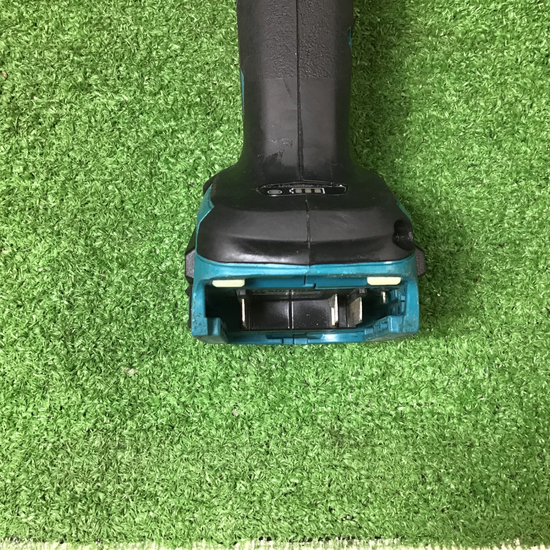 ☆マキタ(makita) 100mmコードレスディスクグラインダ GA404DRGXN