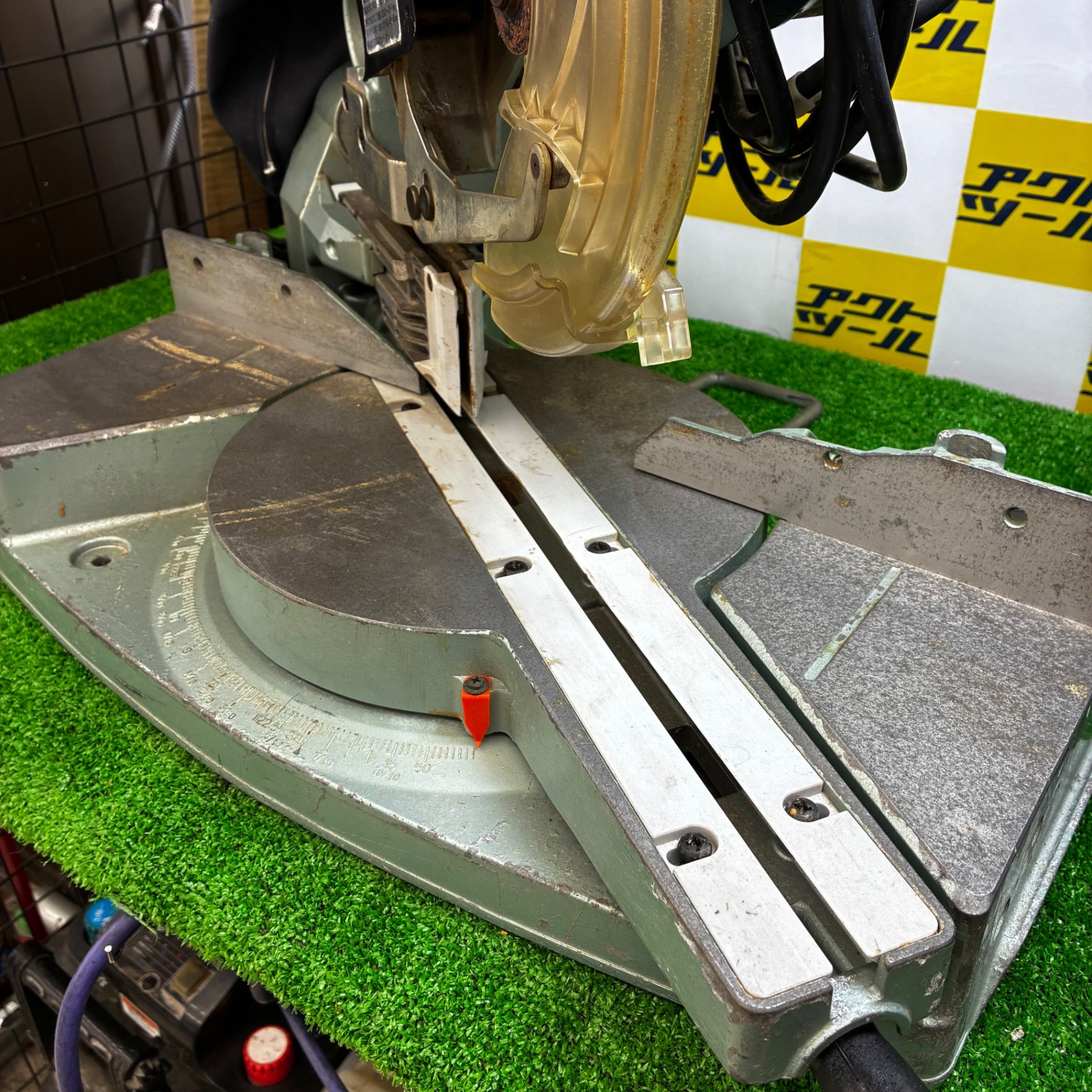 ◇ハイコーキ(HIKOKI ※旧:日立工機) 卓上スライド丸のこ C8FB2【鴻巣店】 店頭受取り限定】◇ハイコーキ(HIKOKI ※旧:日立工機) 卓上スライド丸の