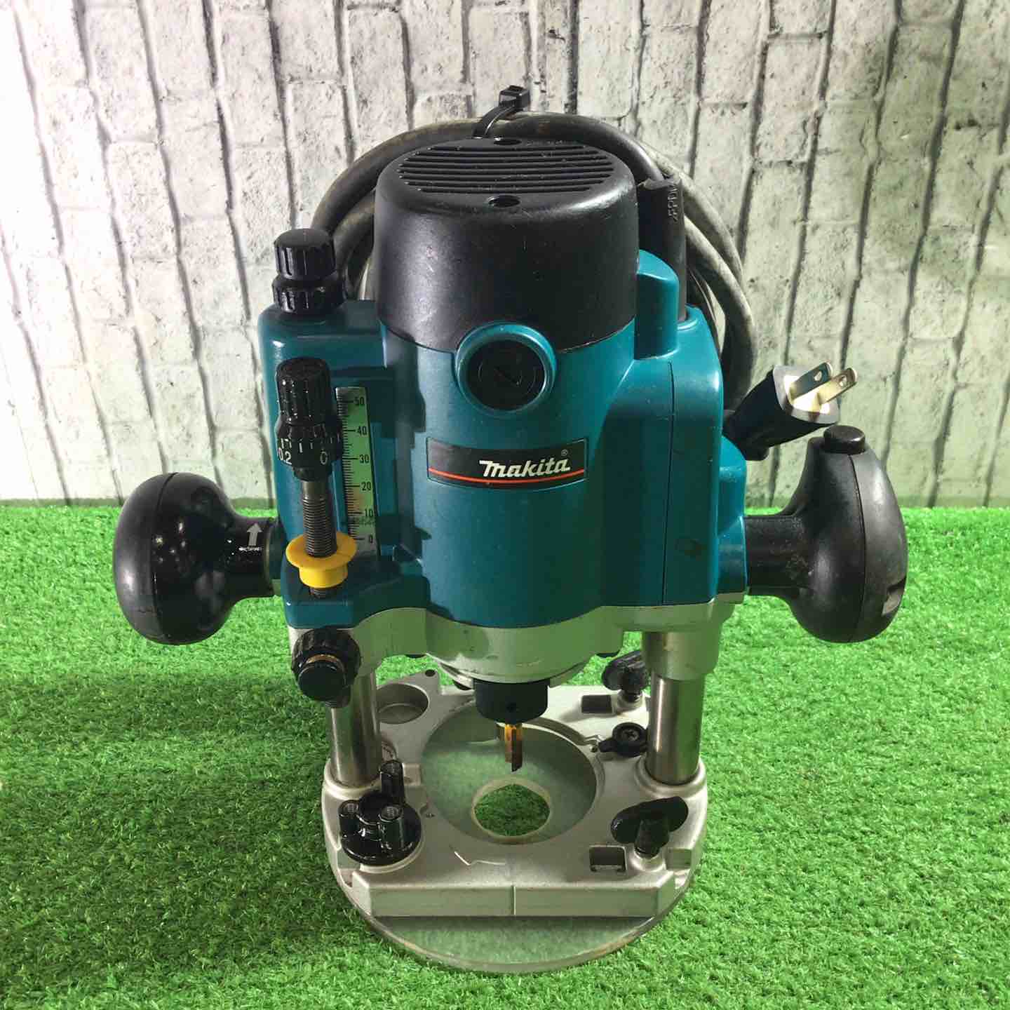 ☆マキタ(makita) ルーター RP0910【川口店】 ☆マキタ(makita) ルーター RP0910【川口店】 – アクトツール