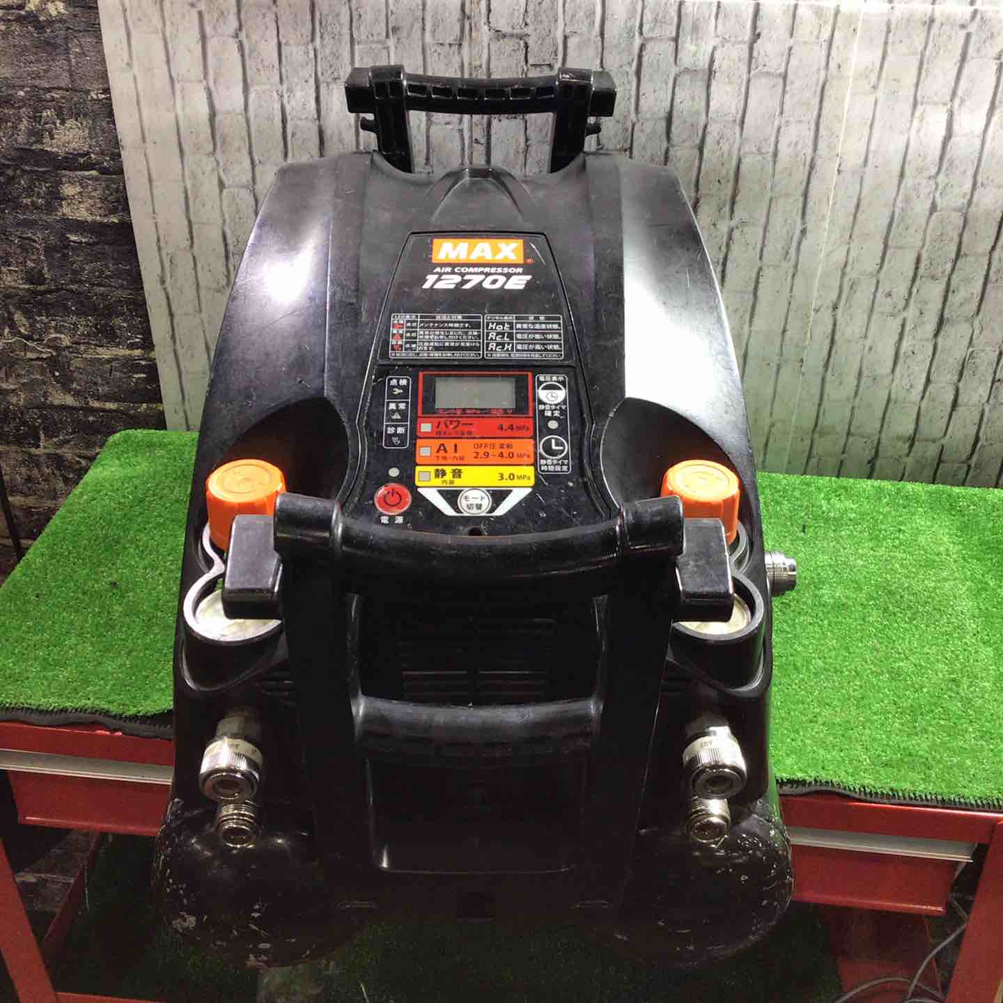 ☆マックス(MAX) エアコンプレッサー AK-HH1270E_ブラック【川口 ☆マックス(MAX) エアコンプレッサー AK-HH1270E_ブラック【川口