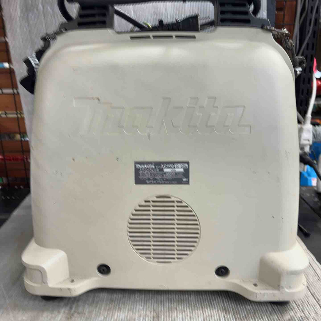 ★マキタ(makita) エアコンプレッサー AC700【草加店】