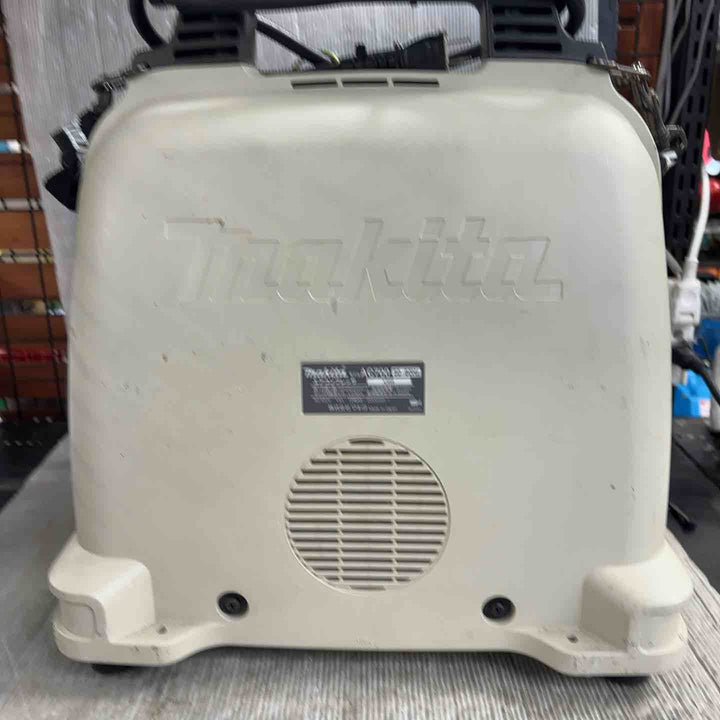 ★マキタ(makita) エアコンプレッサー AC700【草加店】