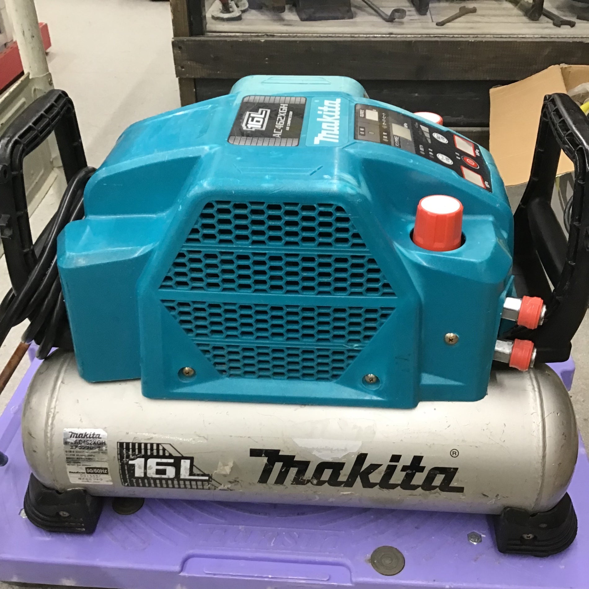 ☆マキタ(makita) エアコンプレッサー AC462XGH メーカー