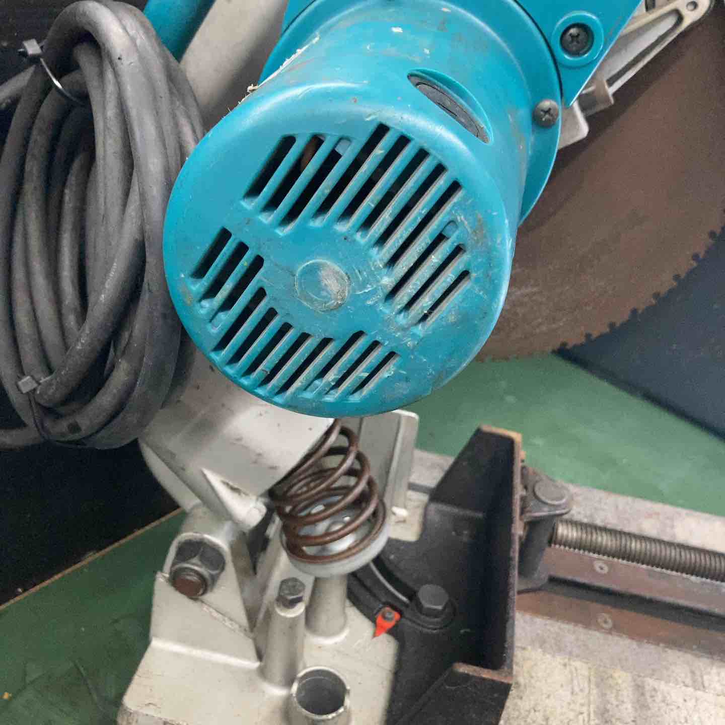 ☆マキタ(makita) 305mmチップソー切断機 LC1200 コード補修有り、使用