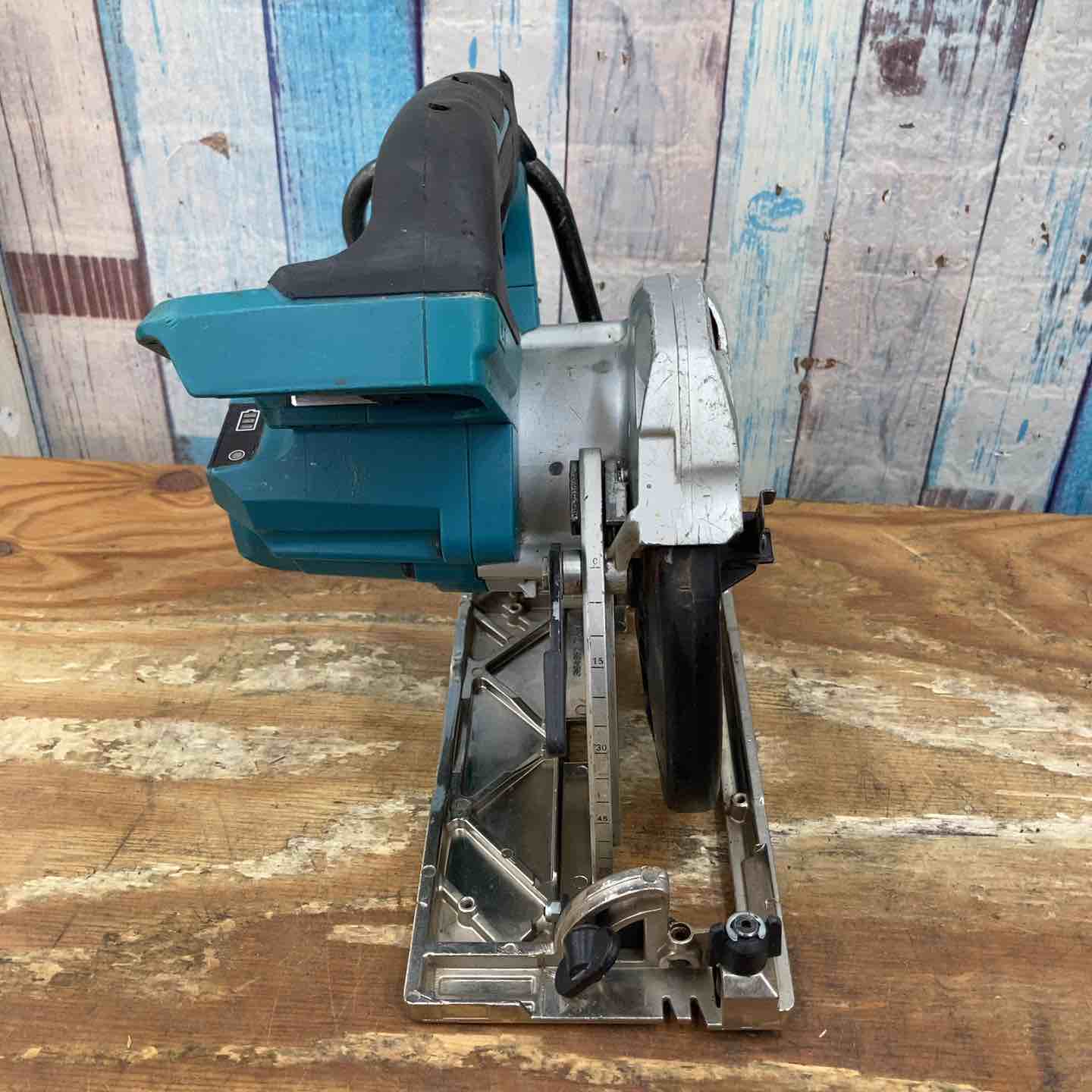中古品】☆マキタ(makita) コードレス丸のこ HS631DZ 18V 本体のみ【柏