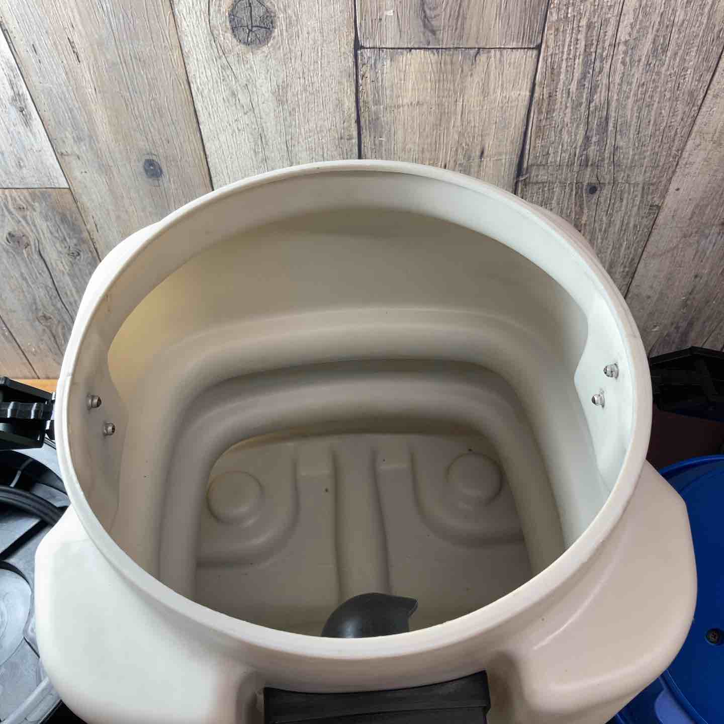中古品】蔵王産業 DUSTER バキュームクリーナー 乾湿両用掃除機【東大