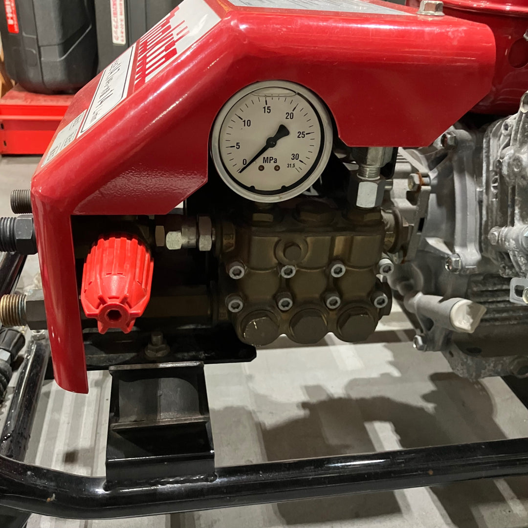 【店頭受取り限定】〇makita マキタ エンジン高圧洗浄機 EHW152 動作確認済！【川口店】