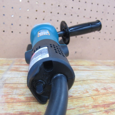 マキタ(makita) 100mmディスクグラインダ ボディ角度15°  9533BH【川崎店】