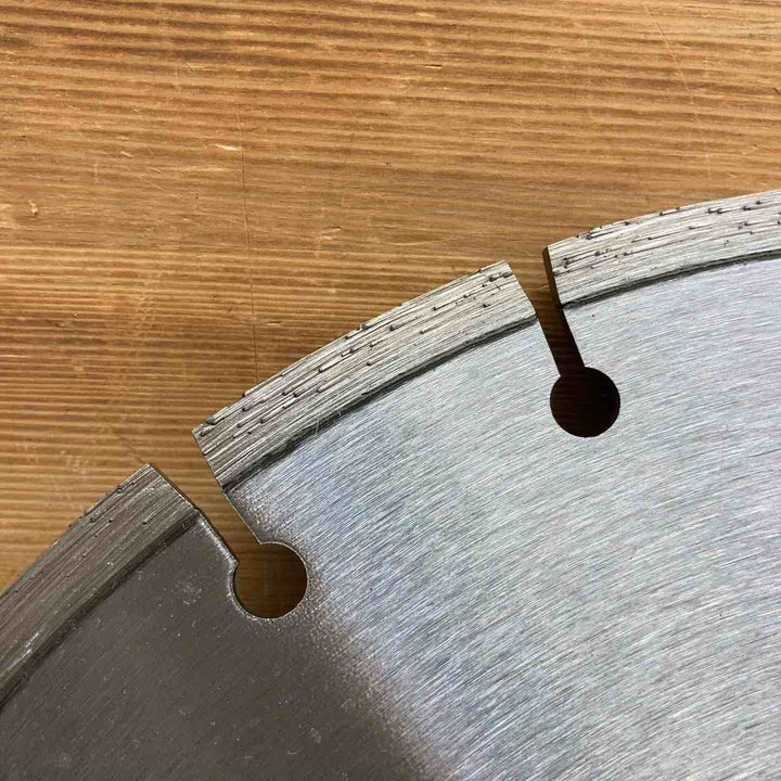 【中古美品・現状品】 ハスクバーナ/Husqvarna エンジンカッター用乾式ダイヤモンドブレード  12インチ ＊長期保管品 【鴻巣店】