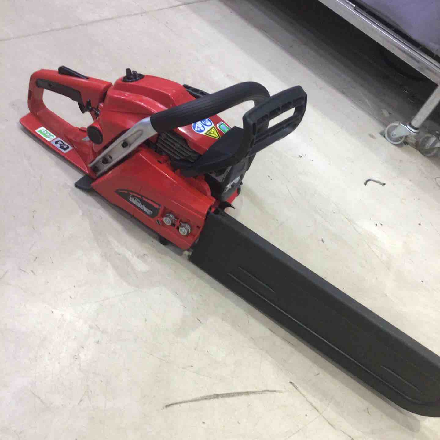 ◇新ダイワ(shindaiwa) エンジンチェーンソー E2038SR【町田店