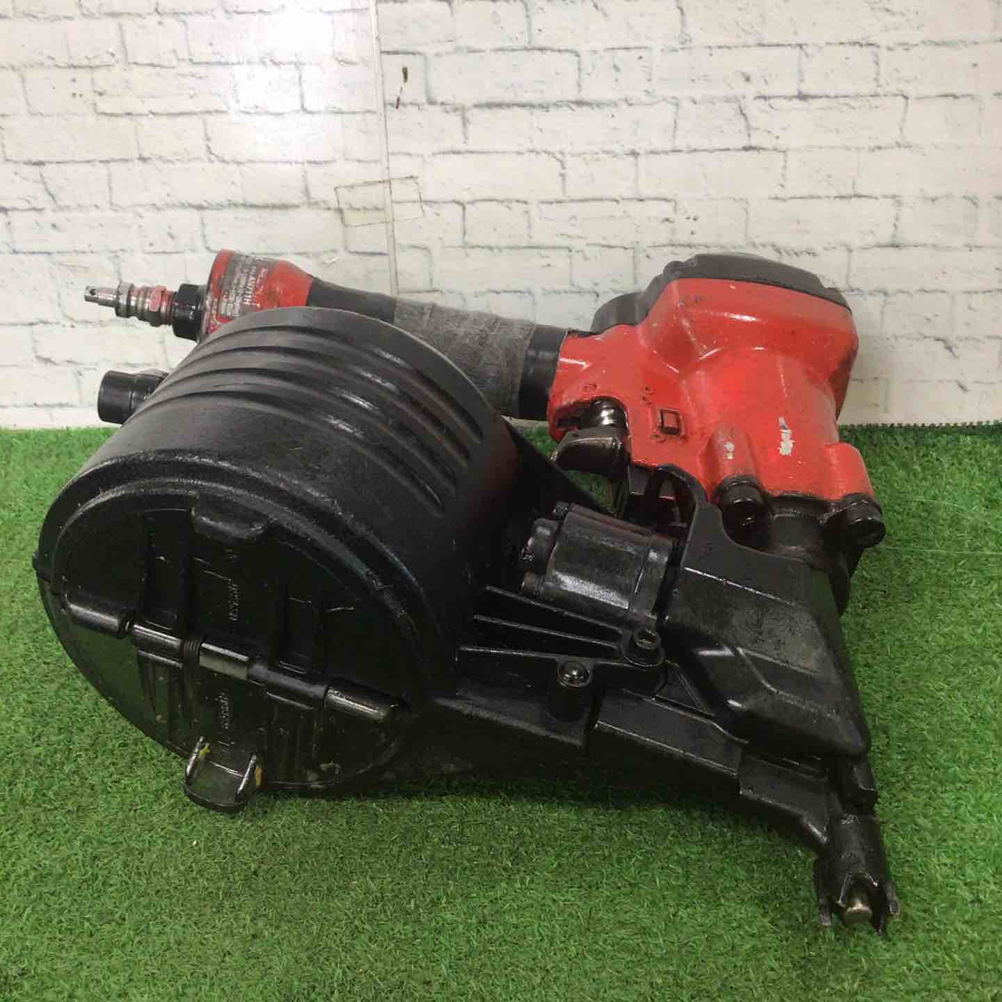 超特価商品！ マキタ makita AN711H 高圧釘打機【リライズ野田愛宕店】【中古】管理番号：IT9ZLO31CA6 超特価商品！ マキタ makita AN711H 高圧釘打機【リライズ野田愛宕店