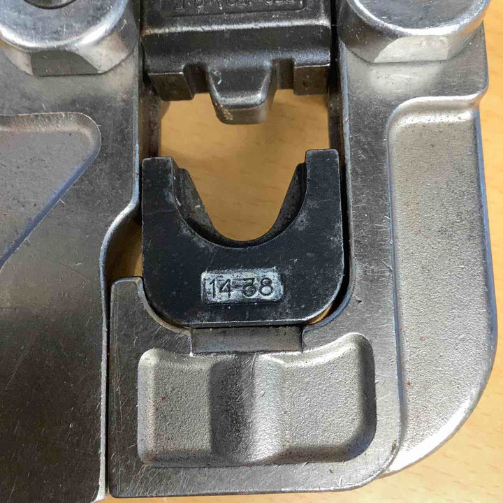◇泉精器(IZUMI) コードレス油圧式圧着工具 REC-150EM1【越谷店】