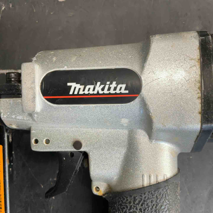 ★マキタ(makita) 常圧エアタッカ AT425BZK【草加店】
