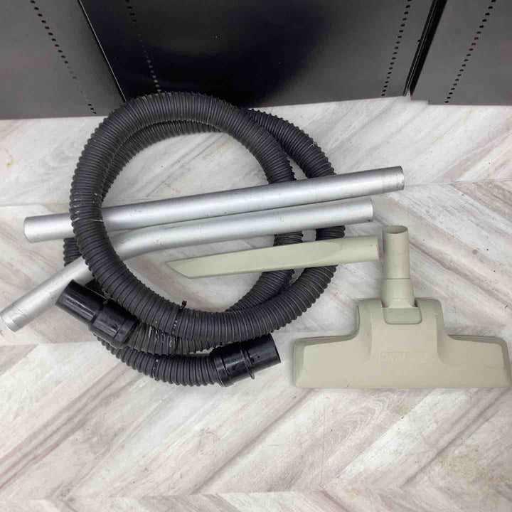 マキタ(makita) 集じん機 乾式 484(P) 業務用 大風量 粉塵 木くず 砂 液体 長時間 木くず 金属粉 有害 粉塵 チリ【越谷店】