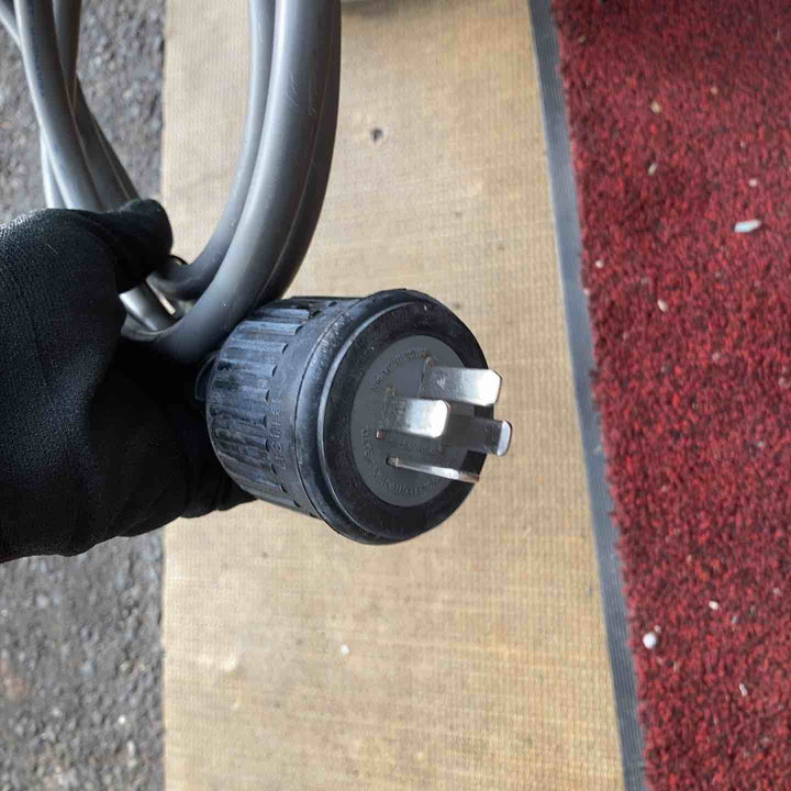【店頭受取り限定】◇日立産機 1馬力 ベビコン 0.75P-9.5VD5 三相200V 50Hz【町田店】