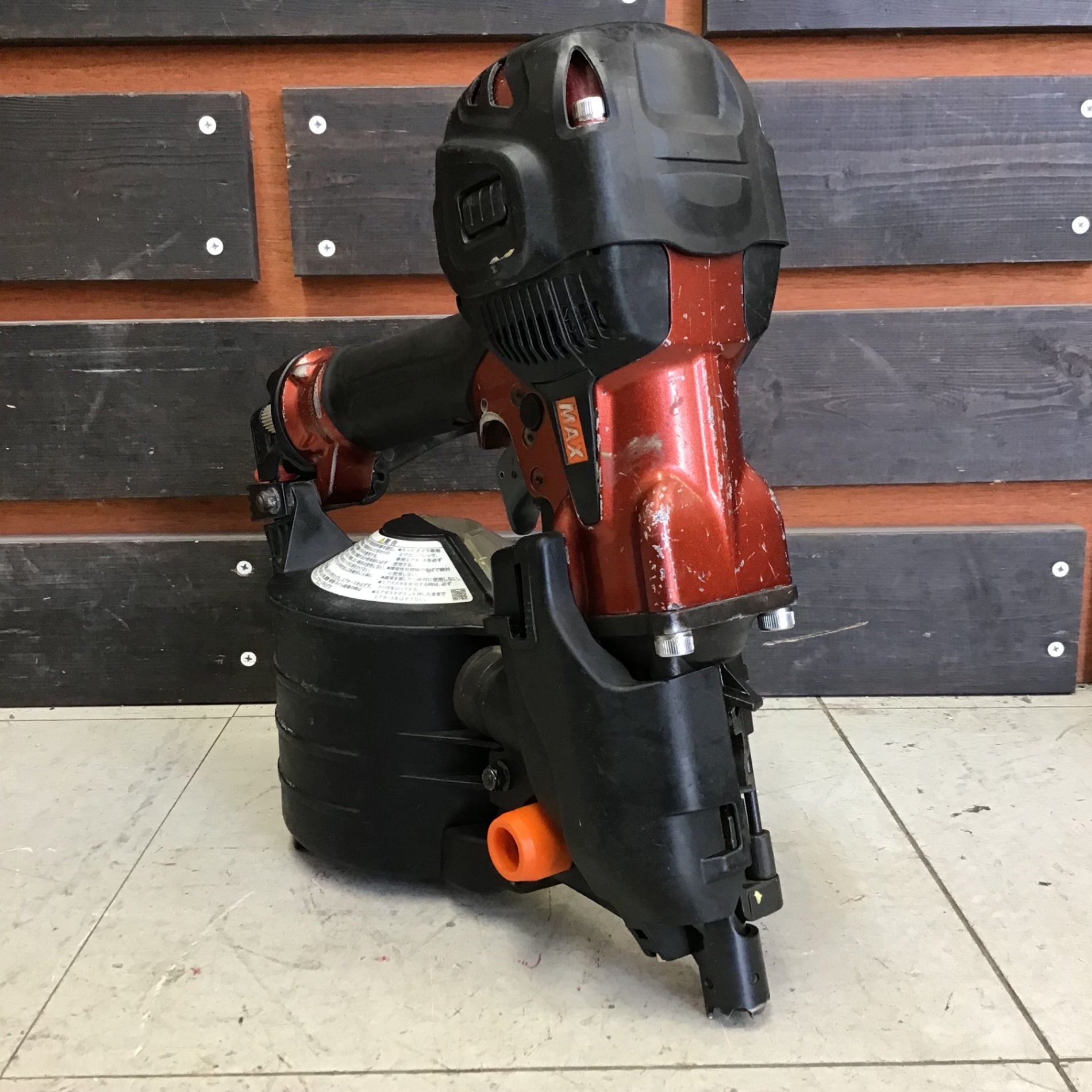 MAX HN-75N2(D) 高圧釘打機【リライズ野田愛宕店】【店頭取引限定】【中古】【管理番号：IT4RV5I644TO】 MAX HN-75N2(D) 釘打ち機 スーパーネイラ レッド ウエダ金物【公式サイト】