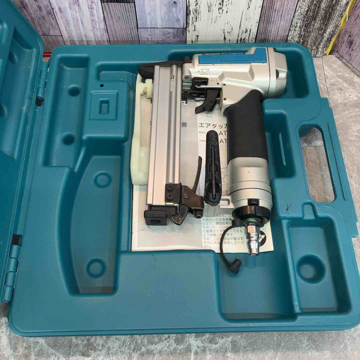 ◇マキタ(makita) 常圧エアタッカ 10mm AT1025AK【八潮店】