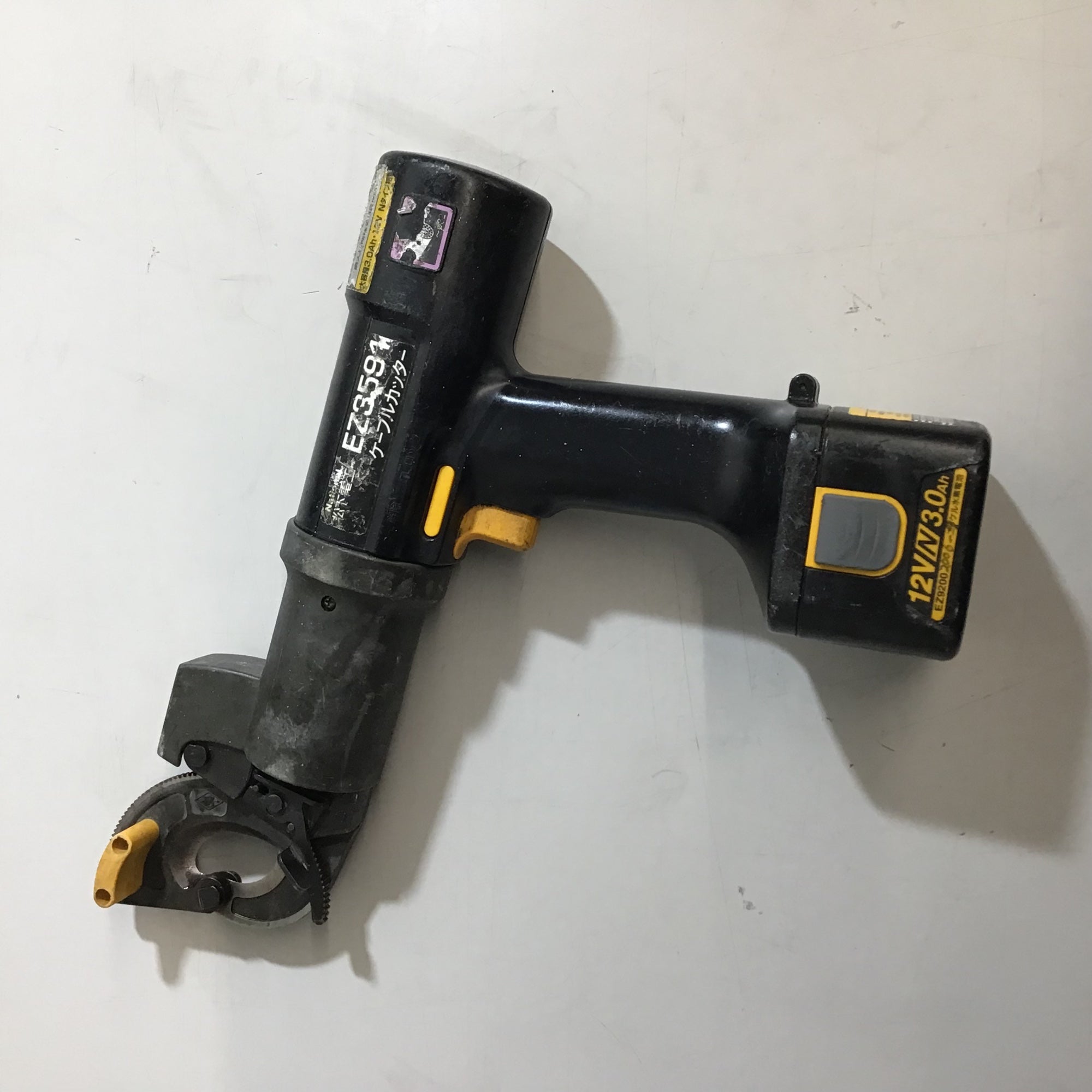 セール 〇パナソニック(Panasonic) コードレスケーブルカッター EZ3591