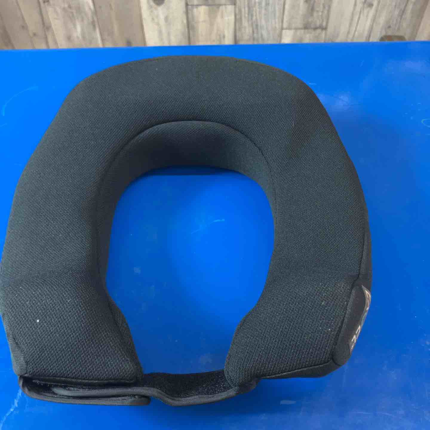 未使用(店頭展示品)】 EXGEL ネックサポート17 サイズM AKK32M-BK