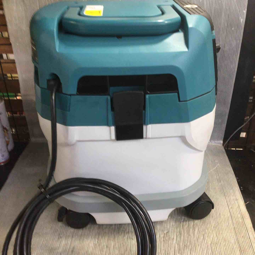 ★マキタ(makita) 集じん機 乾湿両用 VC1520【草加店】