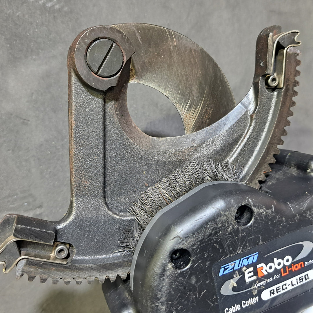 泉精器(IZUMI) コードレスケーブルカッター REC-Li50 バッテリー2個付【桶川店】