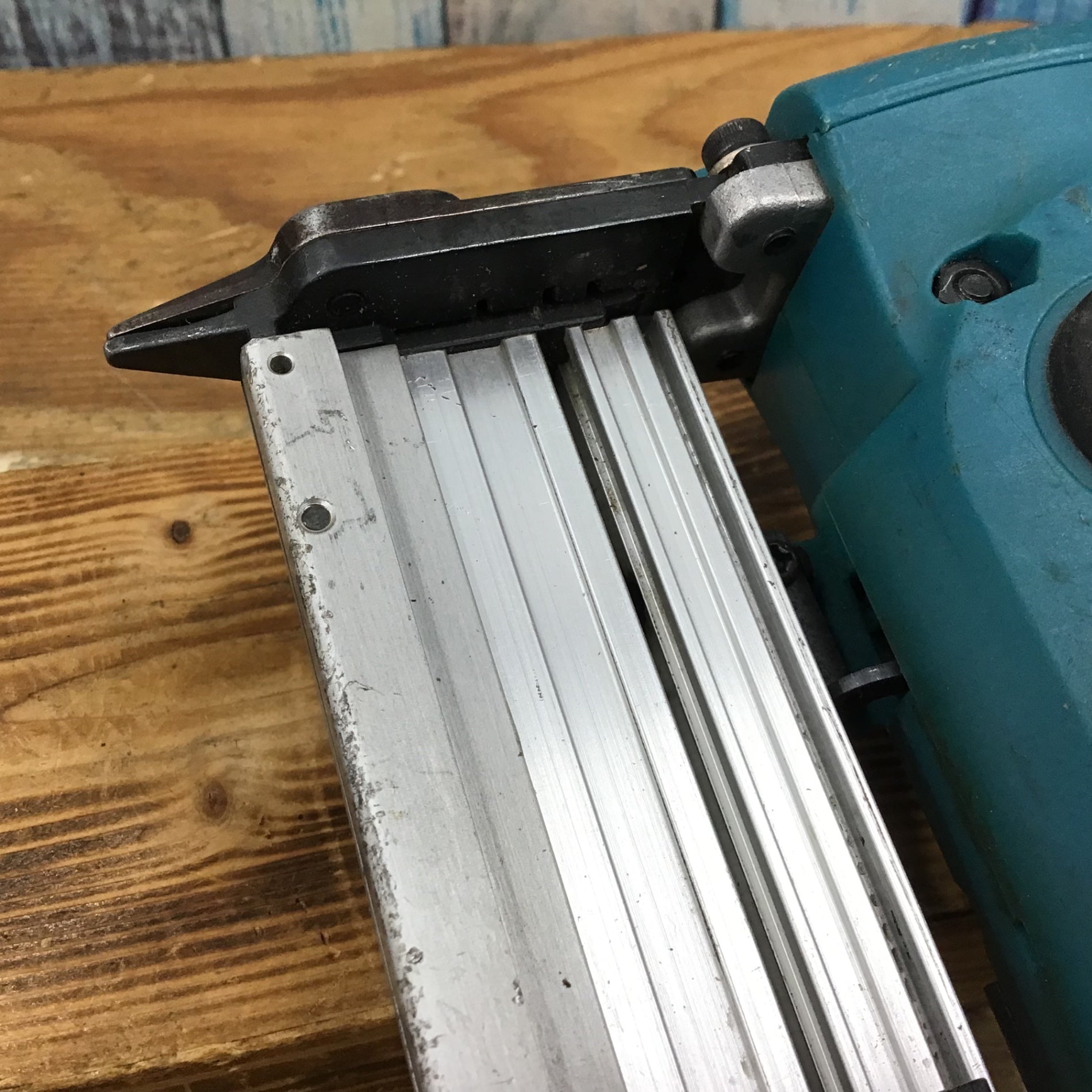 マキタ(makita) コードレスピンネイラ PT351DZ【船橋馬込店】【店頭取引限定】【中古】管理番号：ITD3R1GBTNF8 中古品】 マキタ/makita コードレスピンタッカ PT351DZ 【鴻巣店
