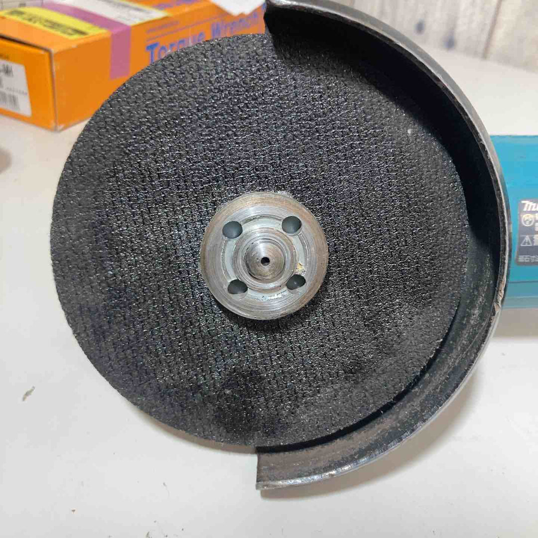 ☆マキタ(makita) 100mmディスクグラインダ GA4033　本体のみ【戸田店】