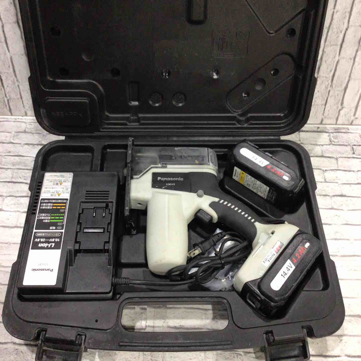 ◇パナソニック(Panasonic) コードレス角穴カッター EZ4543LS2S-B【川口店】