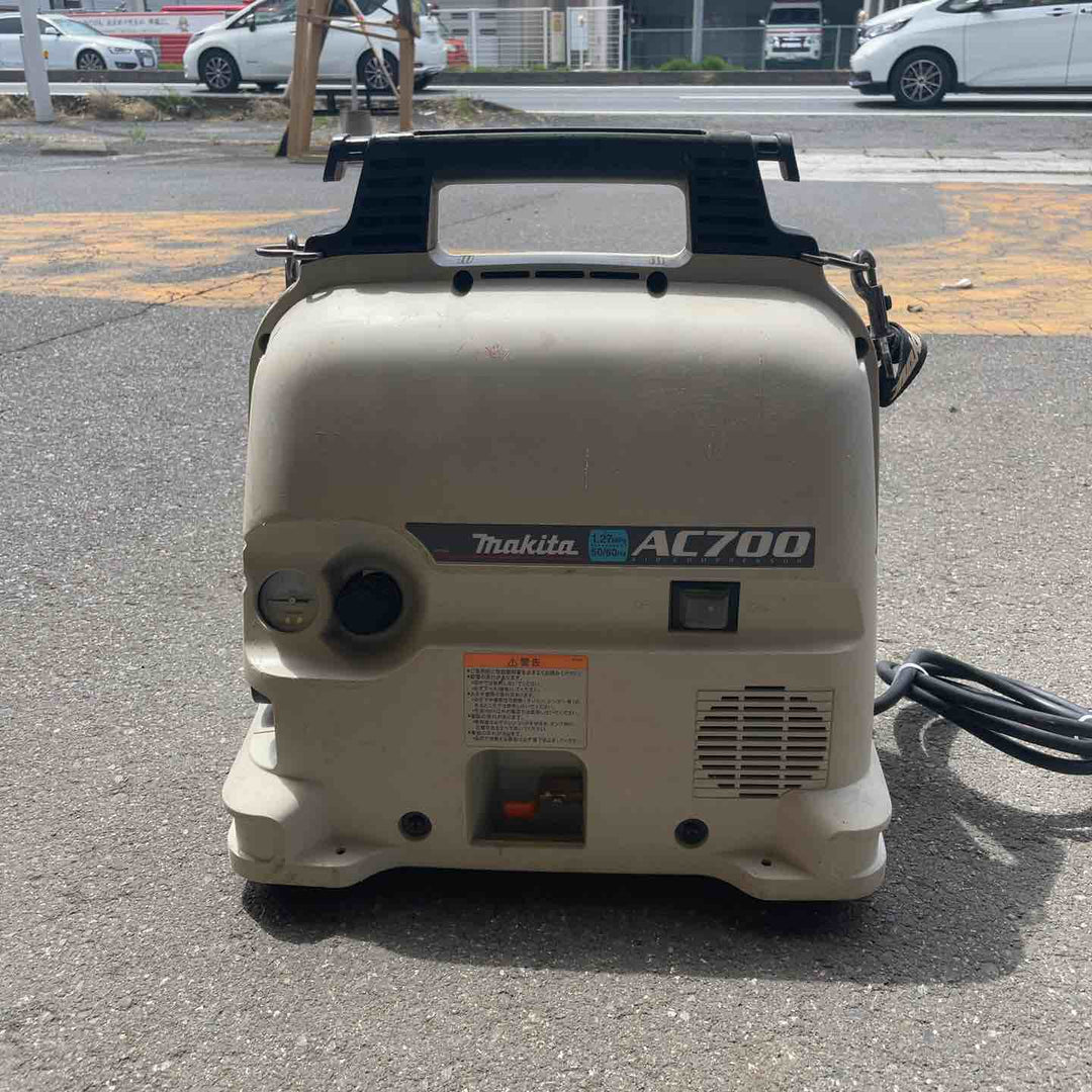 マキタ(makita) エアコンプレッサー AC700【桶川店】