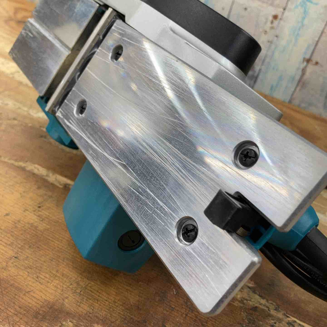 【中古品】☆マキタ(makita) 電気カンナ KP0800ASP 替刃式 82mm【柏店】