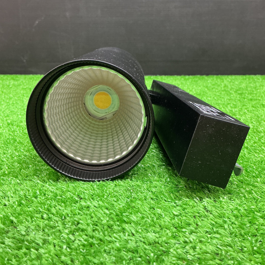 【未使用品】コイズミ　照明 スポットライト HID35W XS706808BW【電材館越谷店】