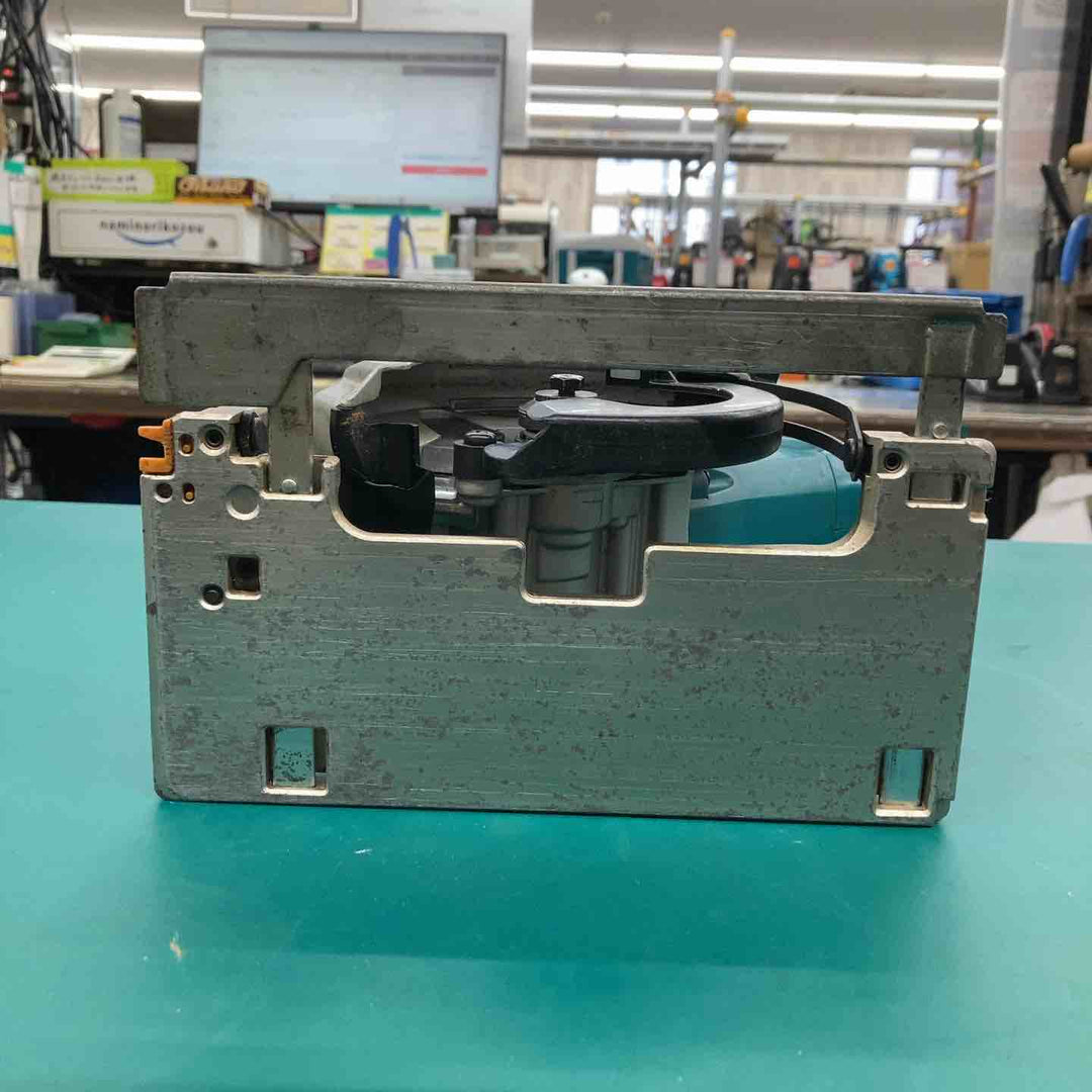 ☆マキタ(makita) 125mm内装マルノコ 5240L　ベース歪み有り ブレーキ甘い【戸田店】