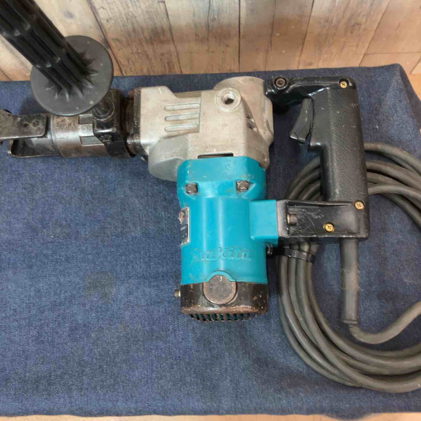 【中古品】 マキタ(makita) ハンマドリル HR3520 はつり機 【東大和店】 中古品】 マキタ(makita) ハンマドリル HR3520 100v はつり機 【東大