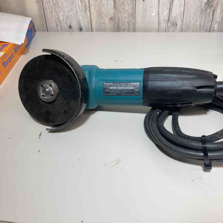 ☆マキタ(makita) 100mmディスクグラインダ GA4033　本体のみ【戸田店】