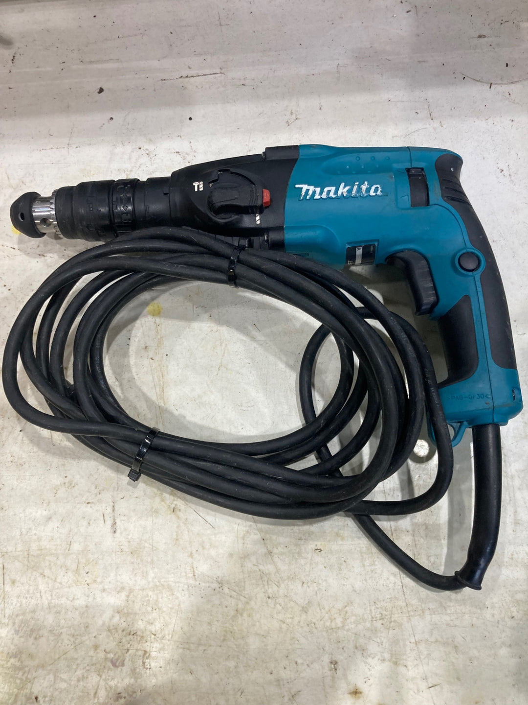 ★マキタ(makita) ハンマドリル HR1831FT　穴あけ能力：コンクリート18mm，鉄工10mm，木工24mm　ストレートビットタイプ【川口店】