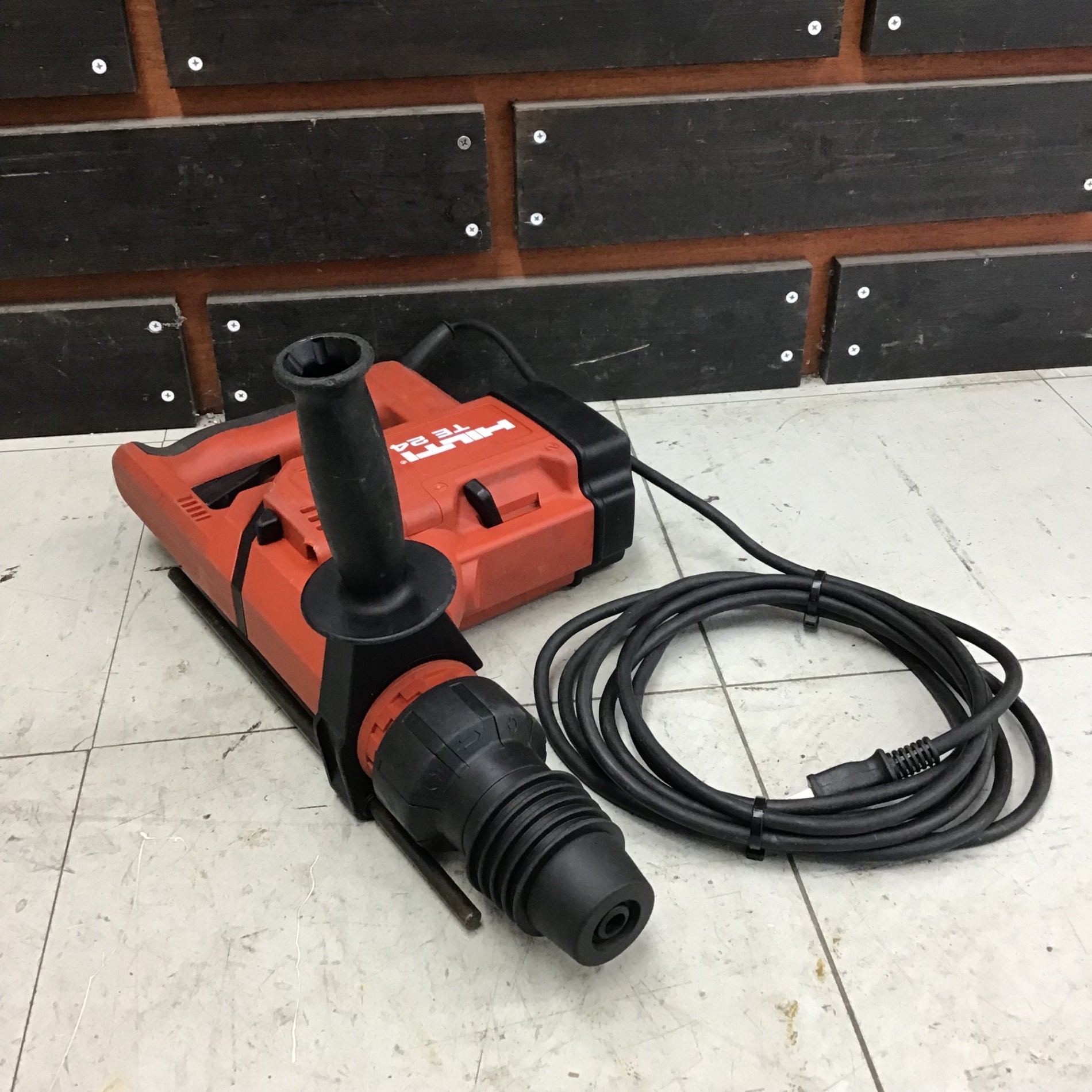 現状品】 ヒルティ/HILTI ハンマドリル TE24 【鴻巣店】 – アクト