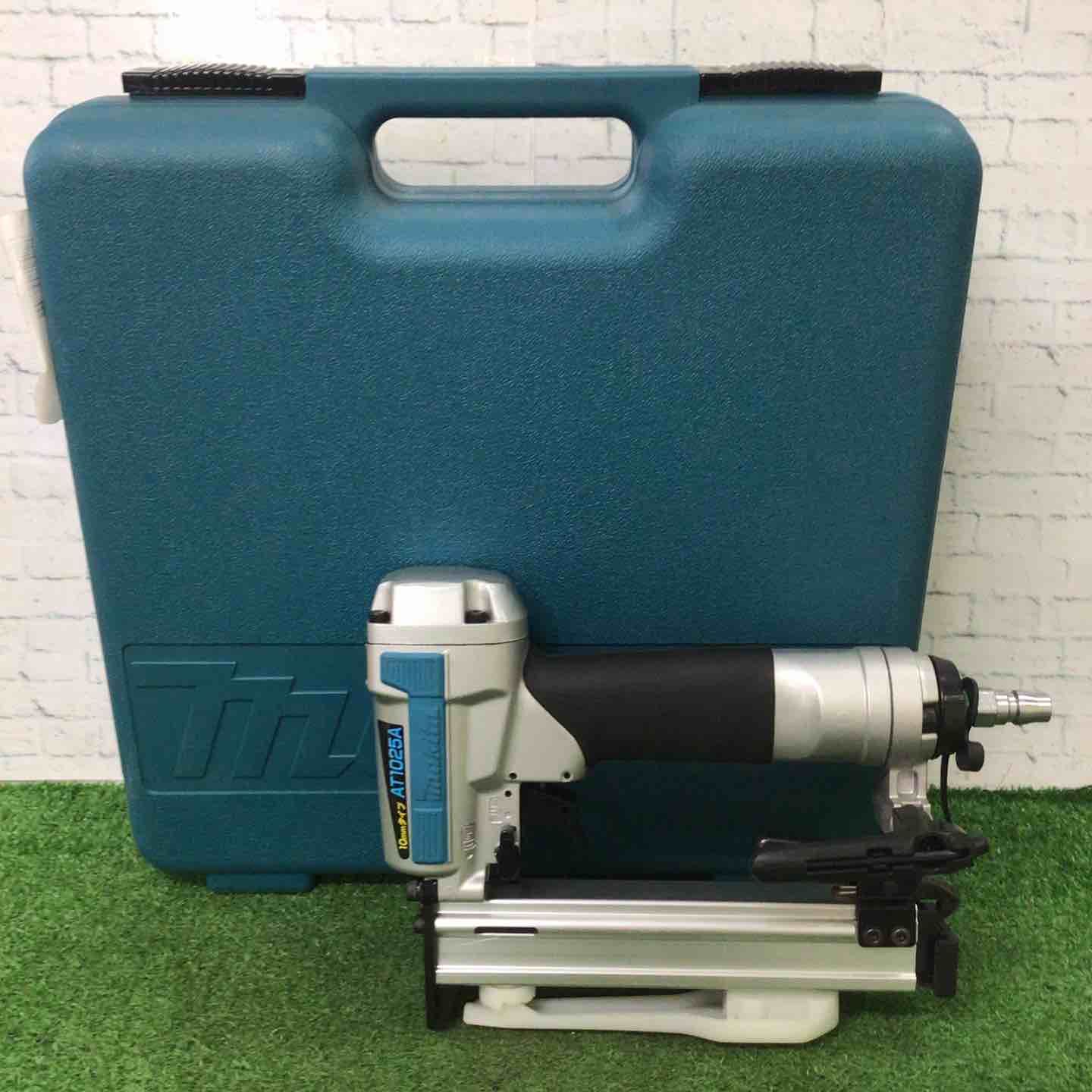 Makita - マキタ(Makita) エアータッカー 10mm AT1025AK Amazon | マキタ(Makita) エアータッカー 10mm AT1025AK