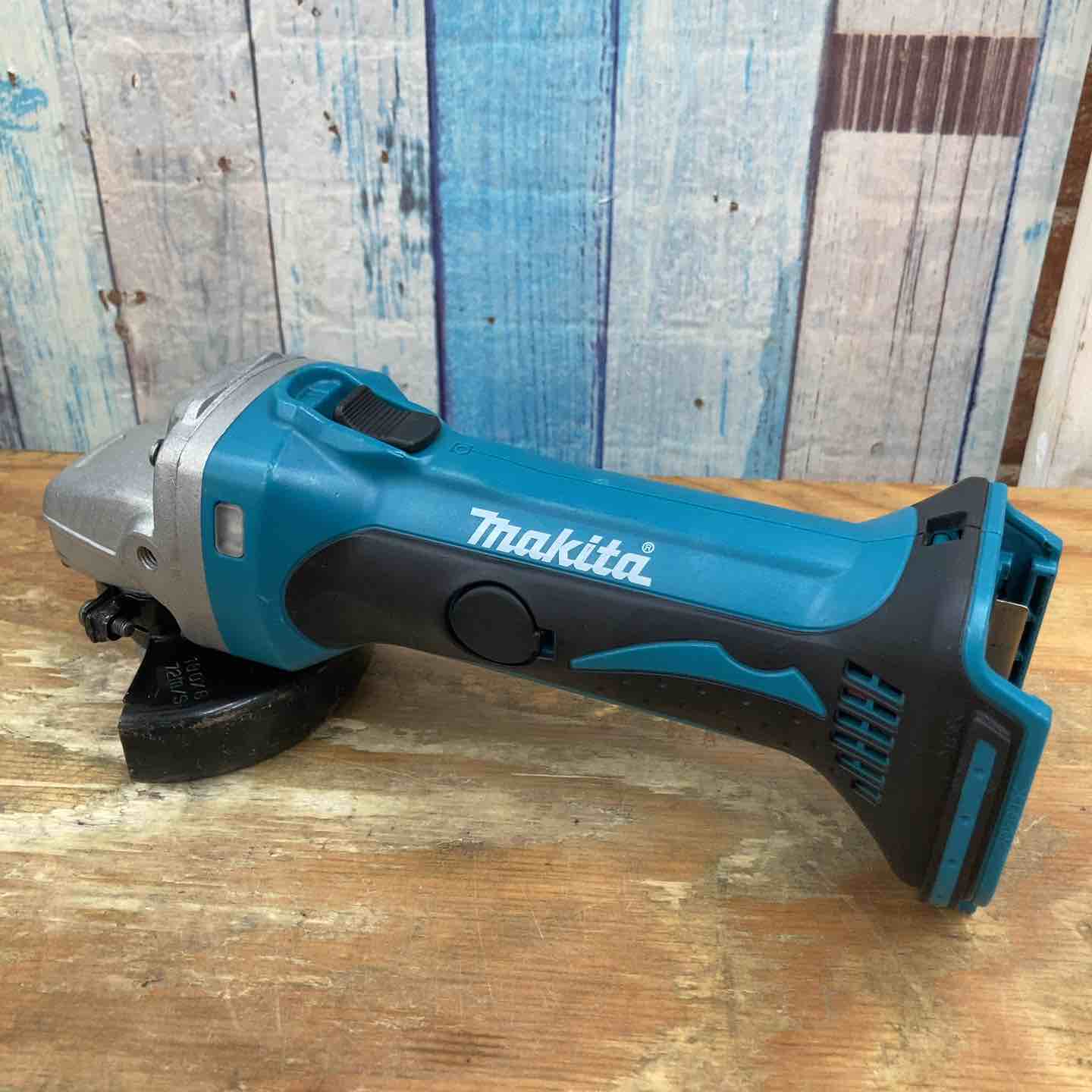 ♪♪中古 マキタ GA400D 14.4V 充電式ディスクグラインダ 本体のみ