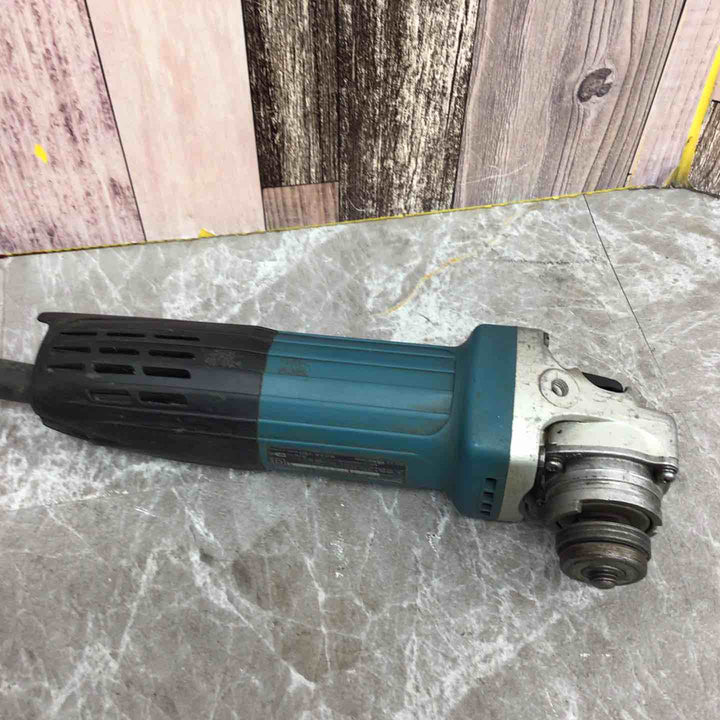 ☆マキタ(makita) 100mmディスクグラインダ GA4032【八潮店】
