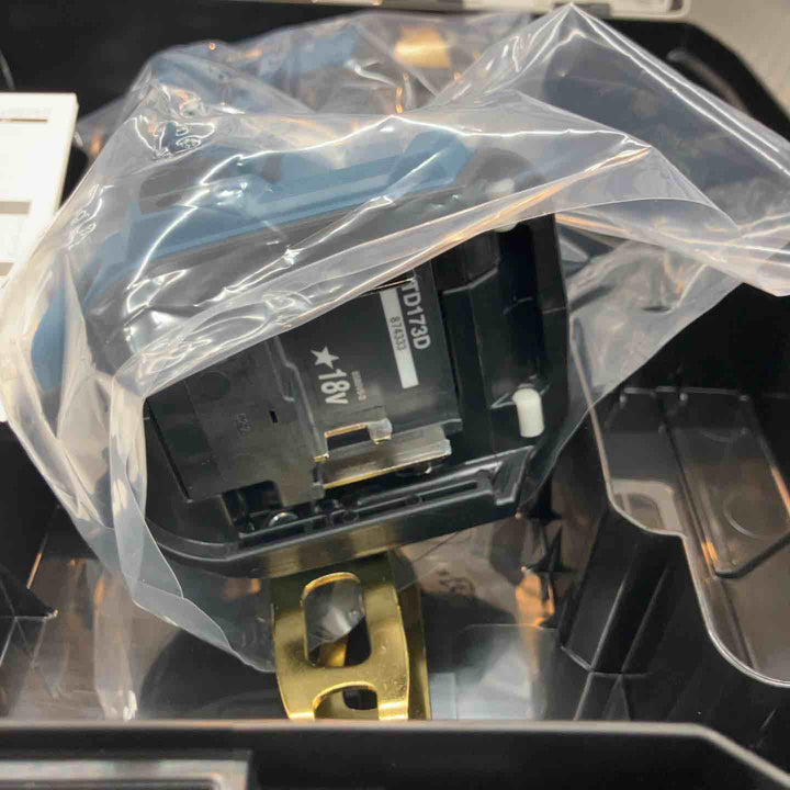 ◇マキタ(makita) コードレスインパクトドライバー TD173DZPB LXT20周年記念限定カラー プレミアムブルー 本体のみ【所沢店】