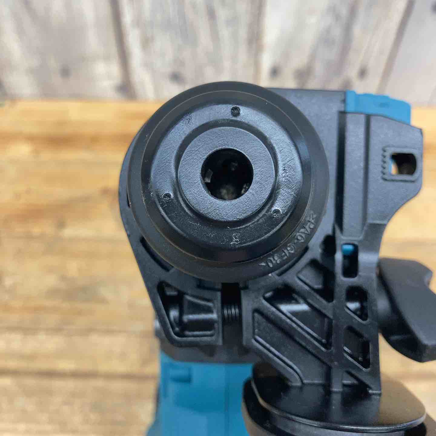 中古美品】 ☆マキタ(makita) コードレスハンマドリル HR010GZK 【東大