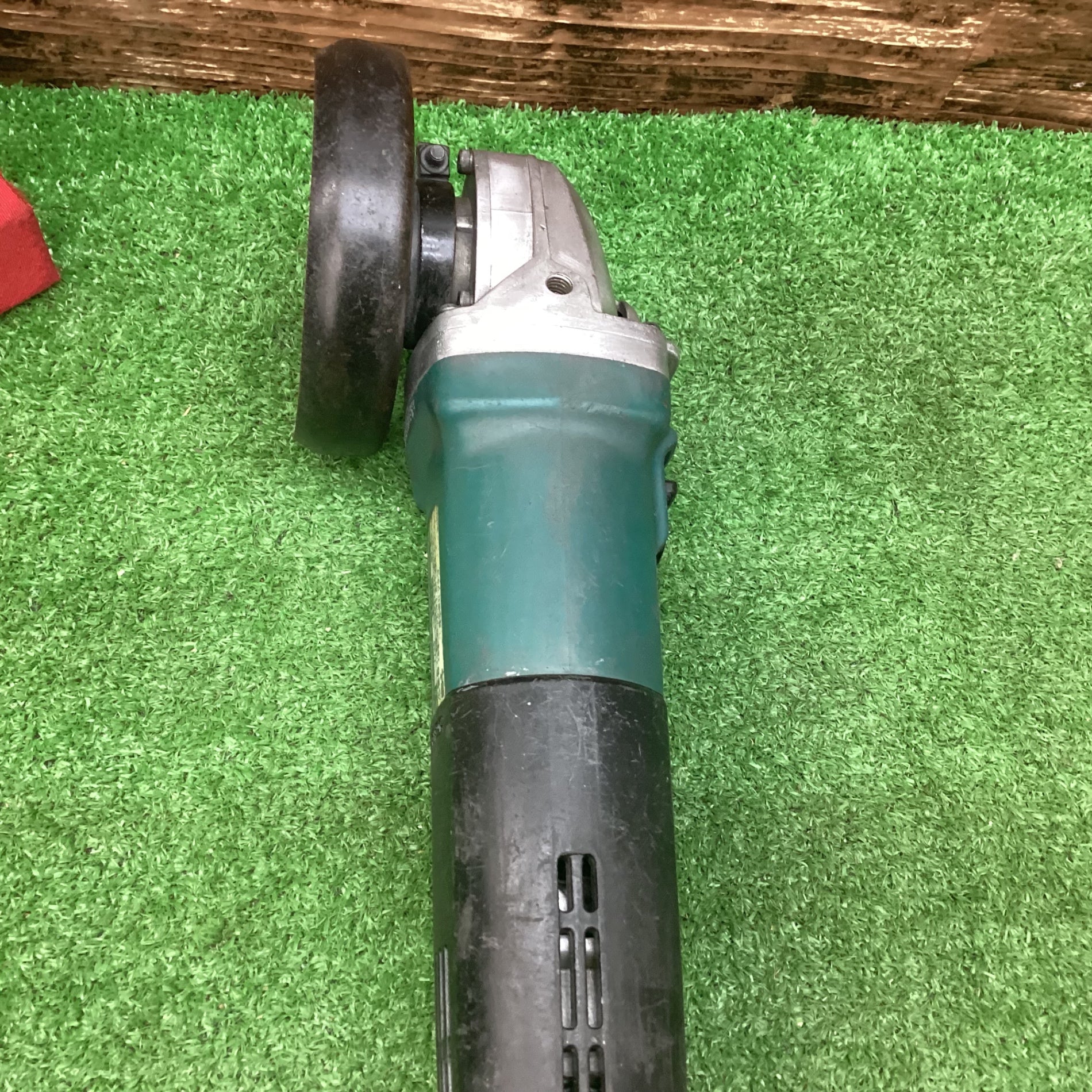 マキタ(makita) 100mm電子ディスクグラインダ 9560CV 回転数(min-1[r.p.m])2800～10500 動作確認済み –  アクトツールオンラインショップ