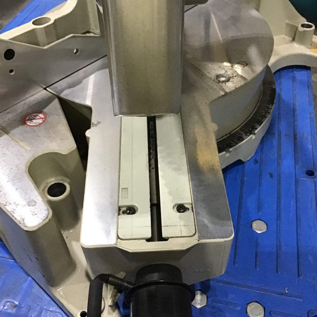 【中古品/店頭受取り限定】 マキタ (makita) スライド丸ノコ LS1213 【藤沢店】