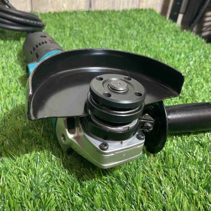 ☆マキタ(makita) 125mm ディスクグラインダ 9535B【戸田店】