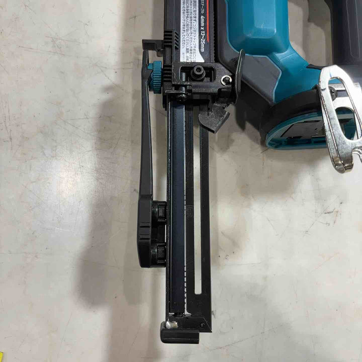 ★マキタ(makita) コードレスタッカー ST421DZK 動作確認済み【川口店】