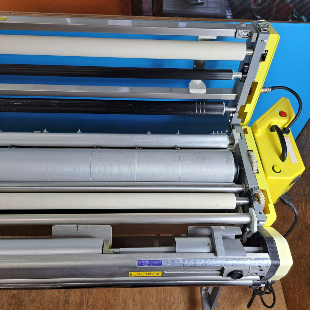 【店頭受取り限定】★極東産機 自動壁紙糊付機 PrimeμⅢ【岩槻店】
