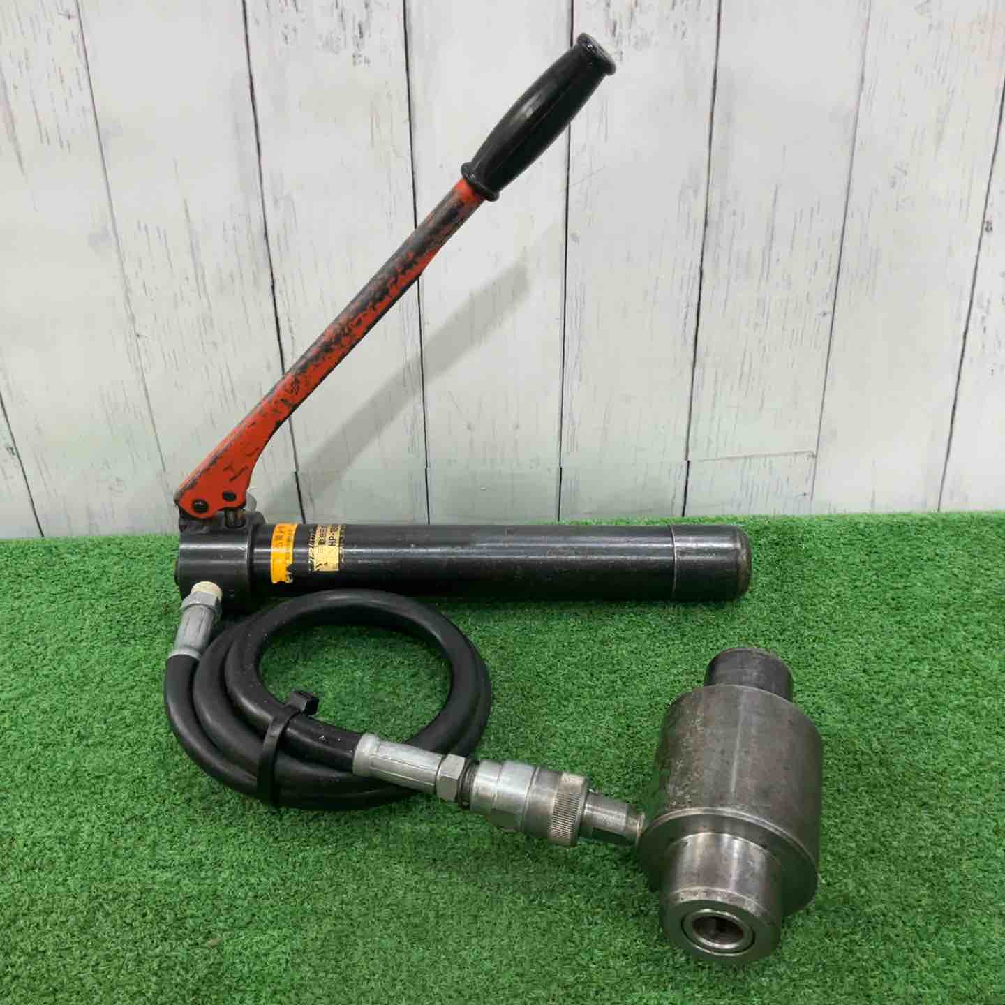 ◇泉精器(IZUMI) 手動油圧式ポンプ HP-180N【川口店】 – アクトツール