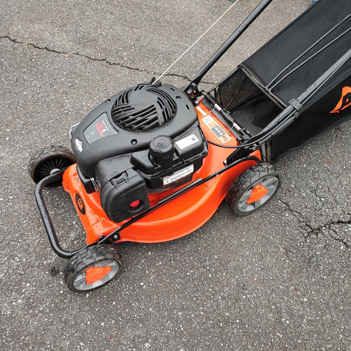 Briggs & Stratton  GC410 芝刈り機 エンジン式芝刈り機 GC410｜芝刈り機｜商品情報｜プラウ PLOW