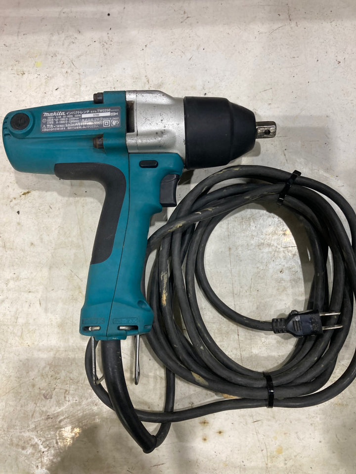 ☆マキタ(makita) インパクトレンチ TW0250　最大締付トルク(N・m[kgf・cm])高速/250[2550]、低速185[1887]【川口店】