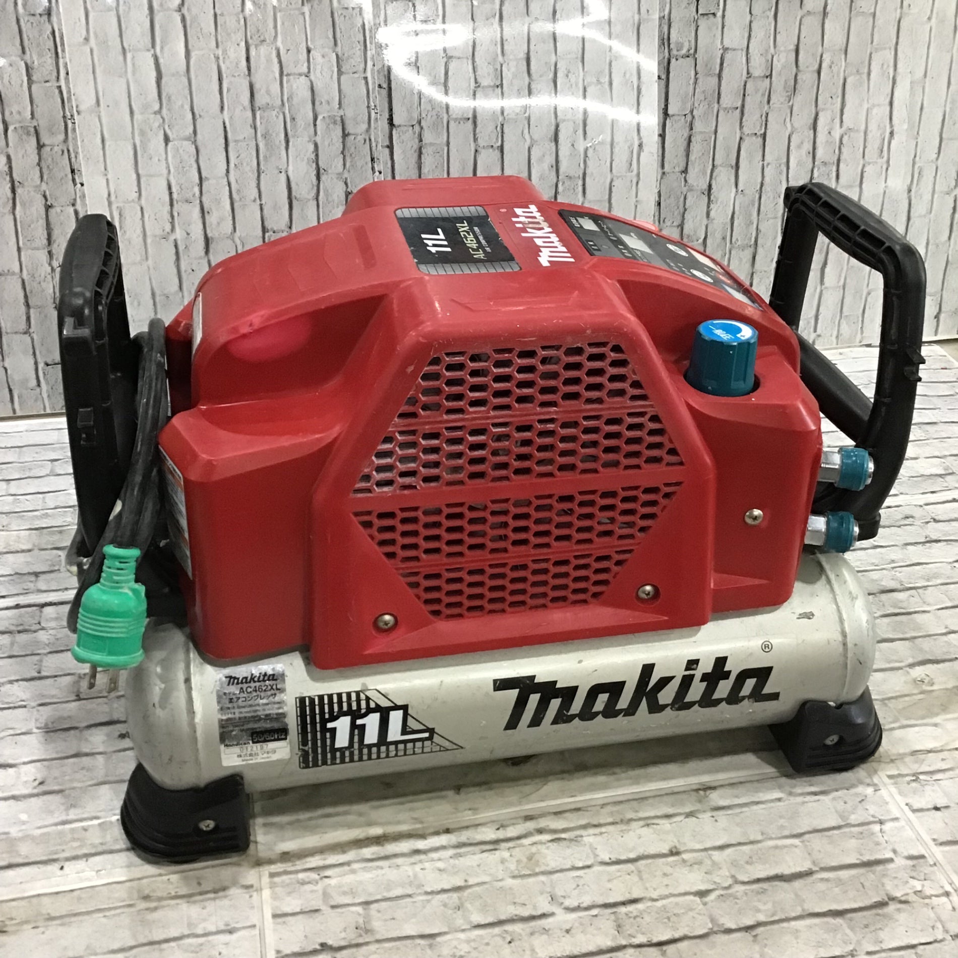 ☆マキタ(makita) 常圧/高圧エアコンプレッサー AC462XLR【川口店